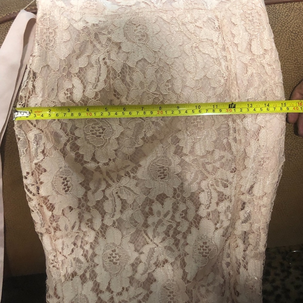 Pink lace gown with slit 💕 - Picture 6 of 6